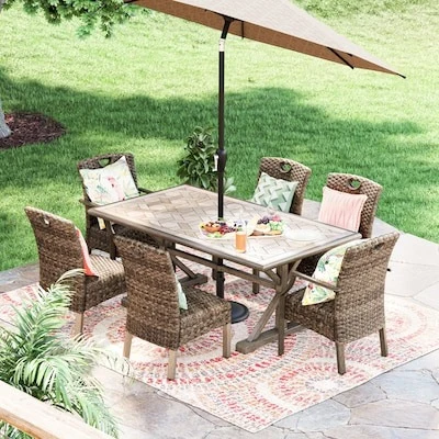 allen + roth with STAINMASTER Red Burst 8-ft x 10-ft Loomed Polypropylene Red Rectangular Outdoor Medallion Hose Washable Pet Friendly Area rug
